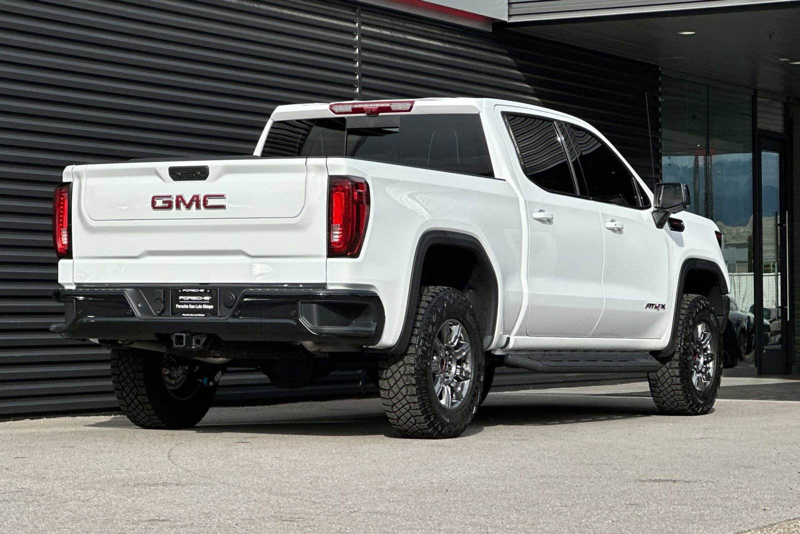 Used 2025 GMC Sierra 1500 AT4X image 8