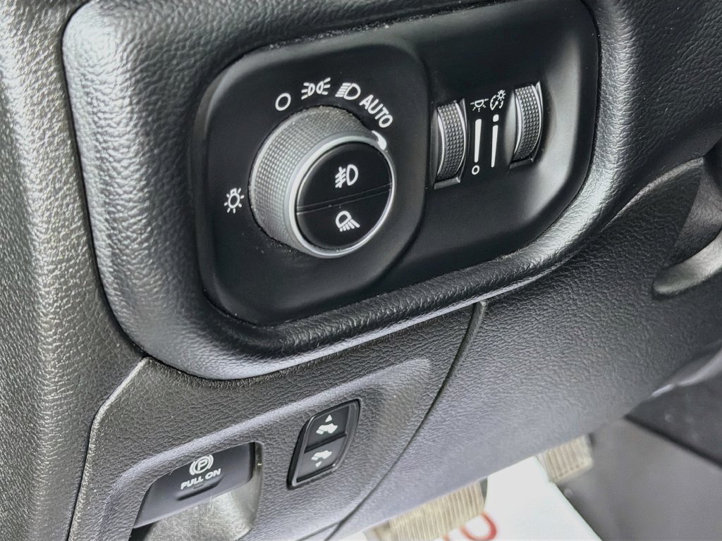 Used 2019 RAM 1500 Laramie w/ Trailer Tow Group AWD/4WD image 10
