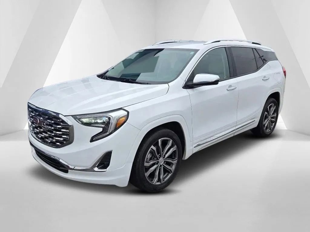 Used 2019 GMC Terrain Denali w/ Comfort Package image 3