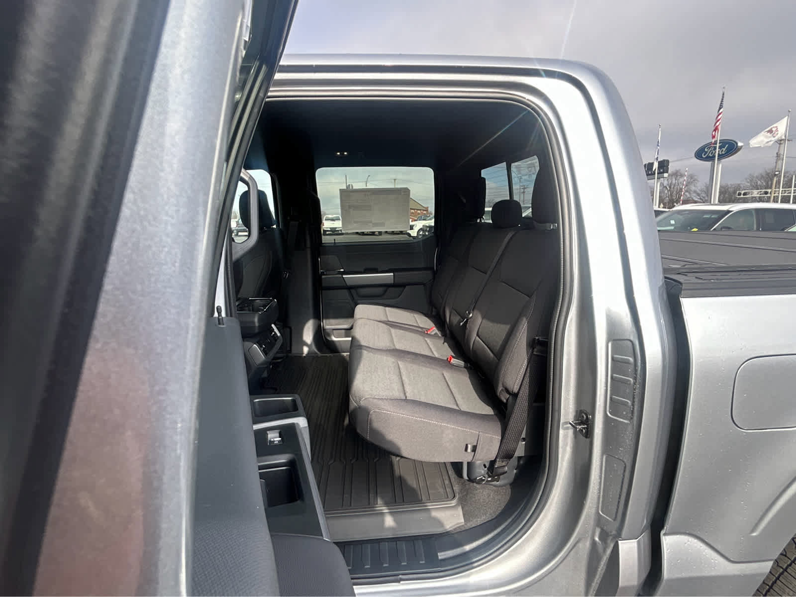 New 2025 Ford F150 Lightning Platinum image 25