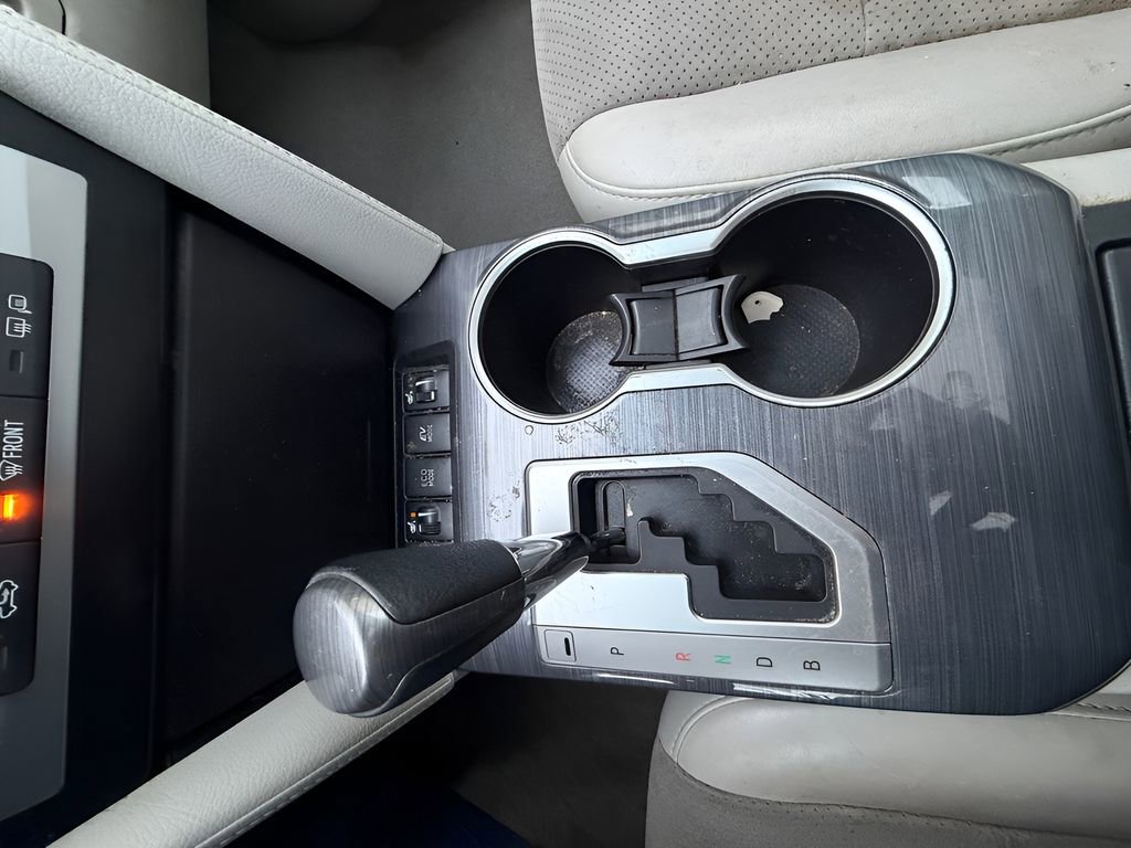 Used 2014 Toyota Camry XLE w/ Leather Package image 24