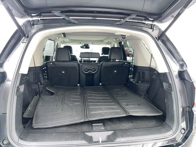 Used 2023 Honda Pilot Touring image 6