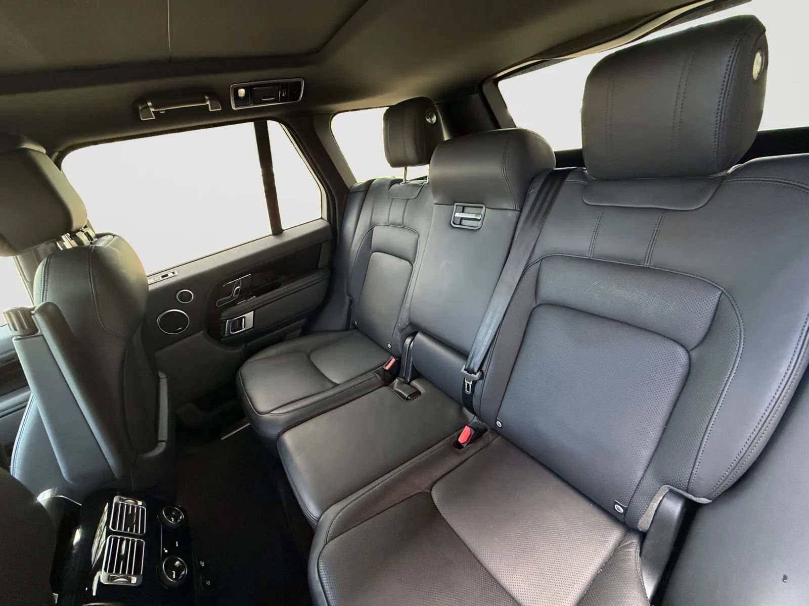 Used 2018 Land Rover Range Rover Supercharged AWD/4WD image 15