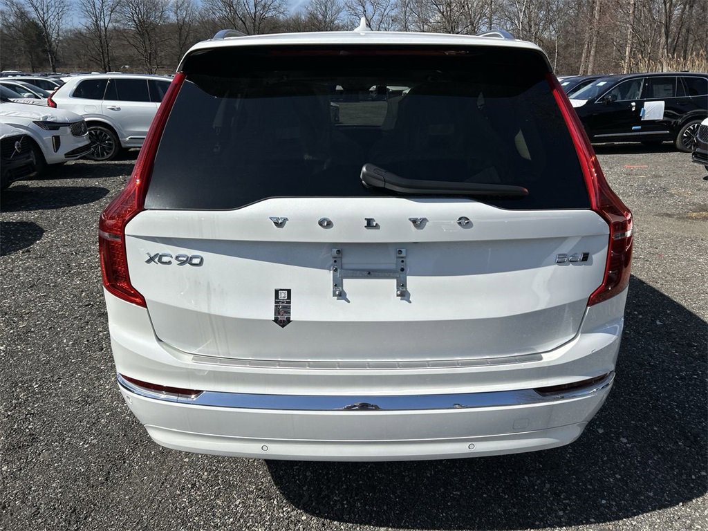 New 2025 Volvo XC90 B6 Plus w/ Protection Package Premier image 2