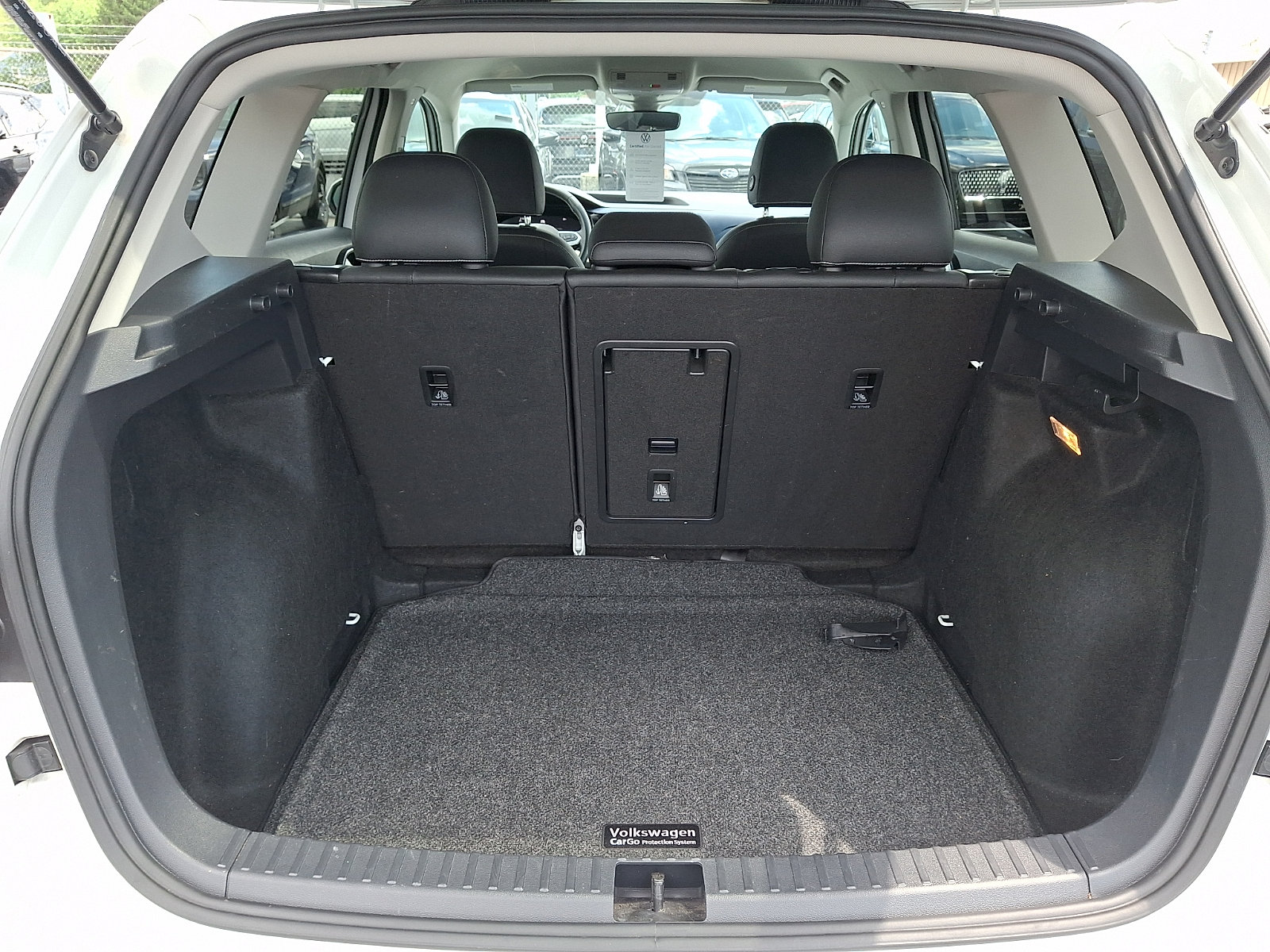 Certified 2023 Volkswagen Taos SE FWD image 28