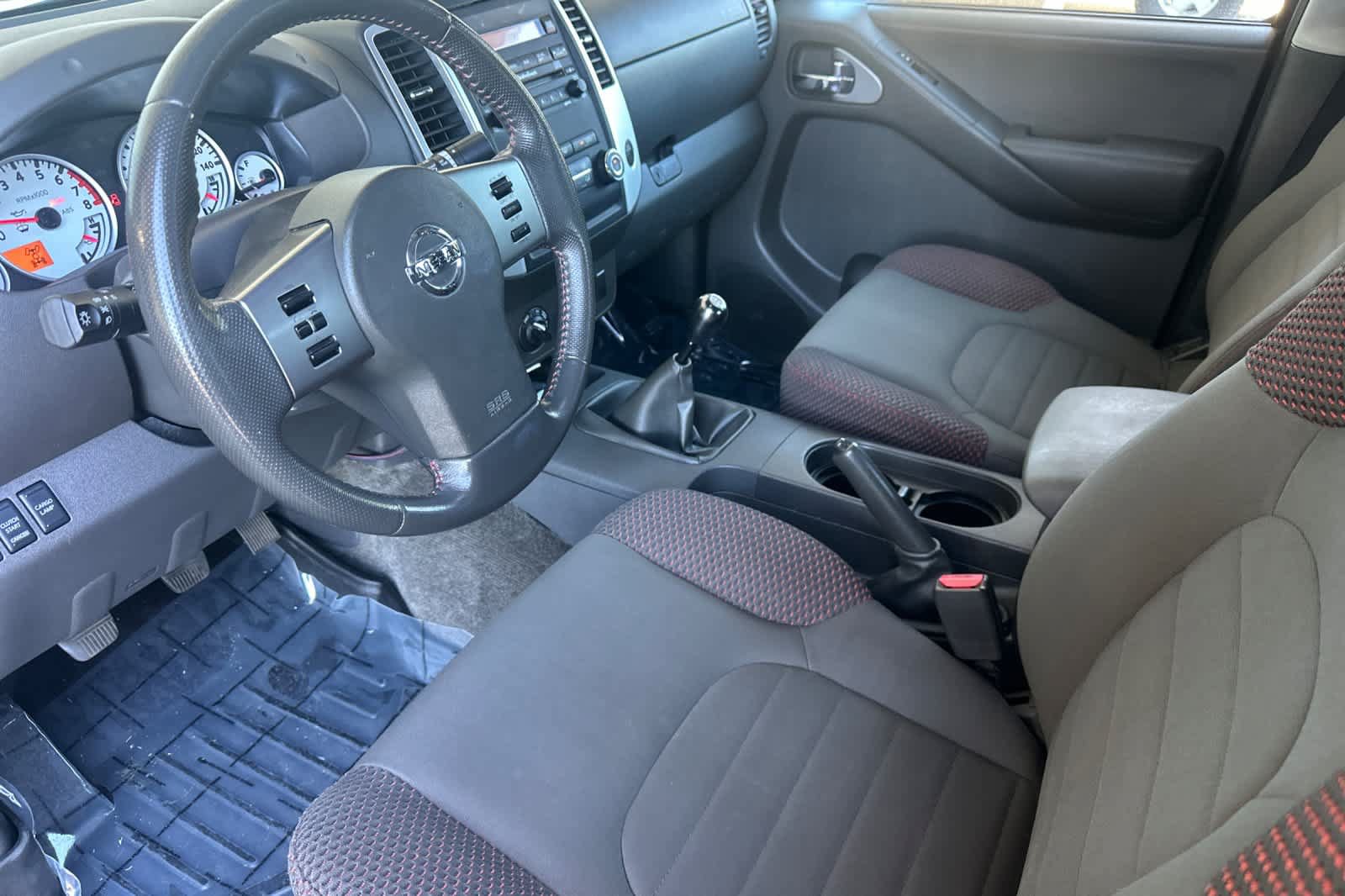 Used 2012 Nissan Frontier PRO-4X AWD/4WD image 11