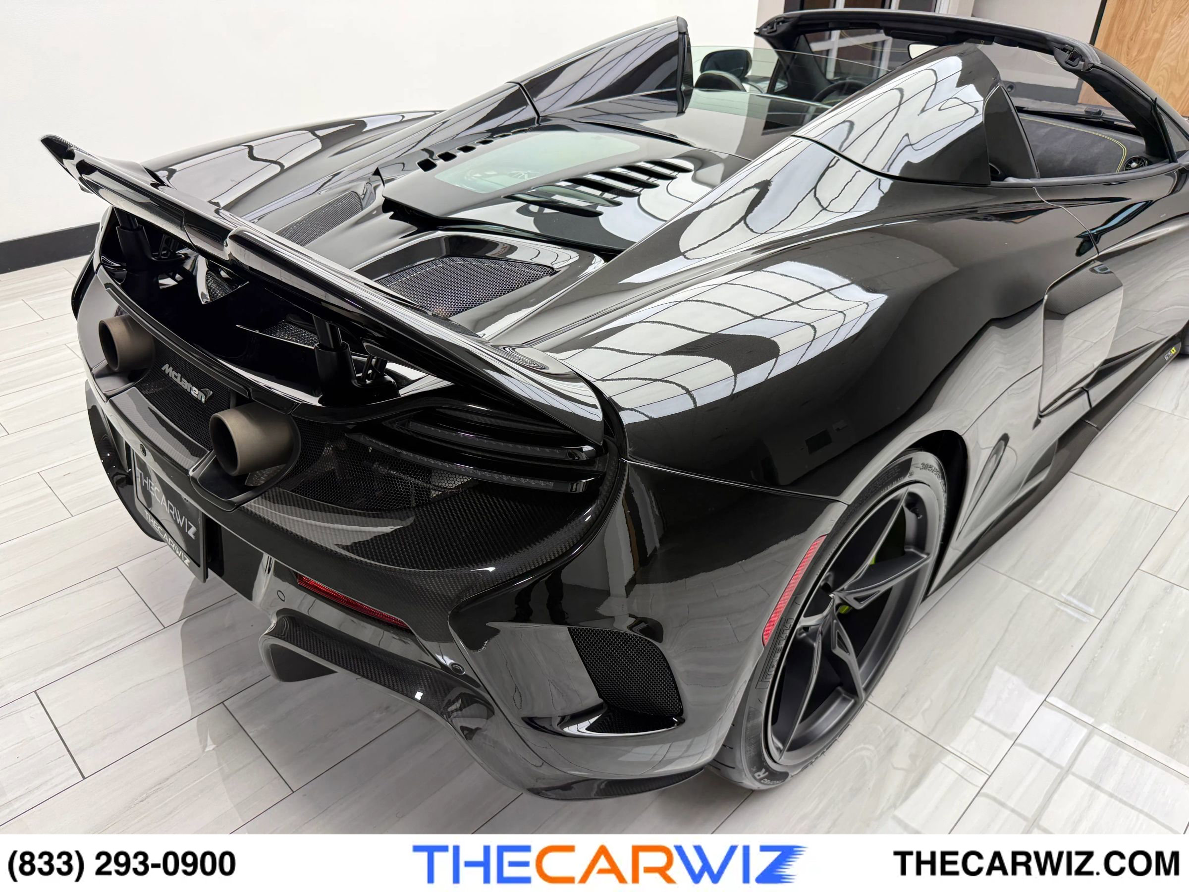 Used 2016 McLaren 675LT Spider image 22