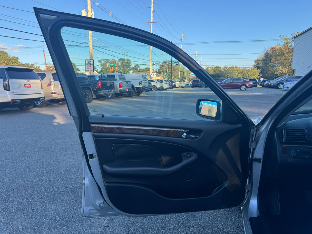 Used 2002 BMW 325i Sedan image 10