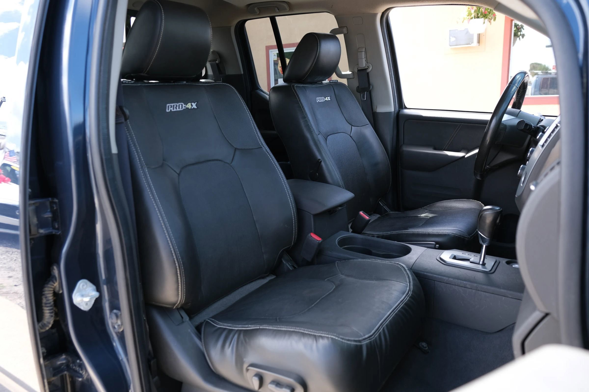 Used 2021 Nissan Frontier PRO-4X w/ Pro-4x Utility Package AWD/4WD image 11