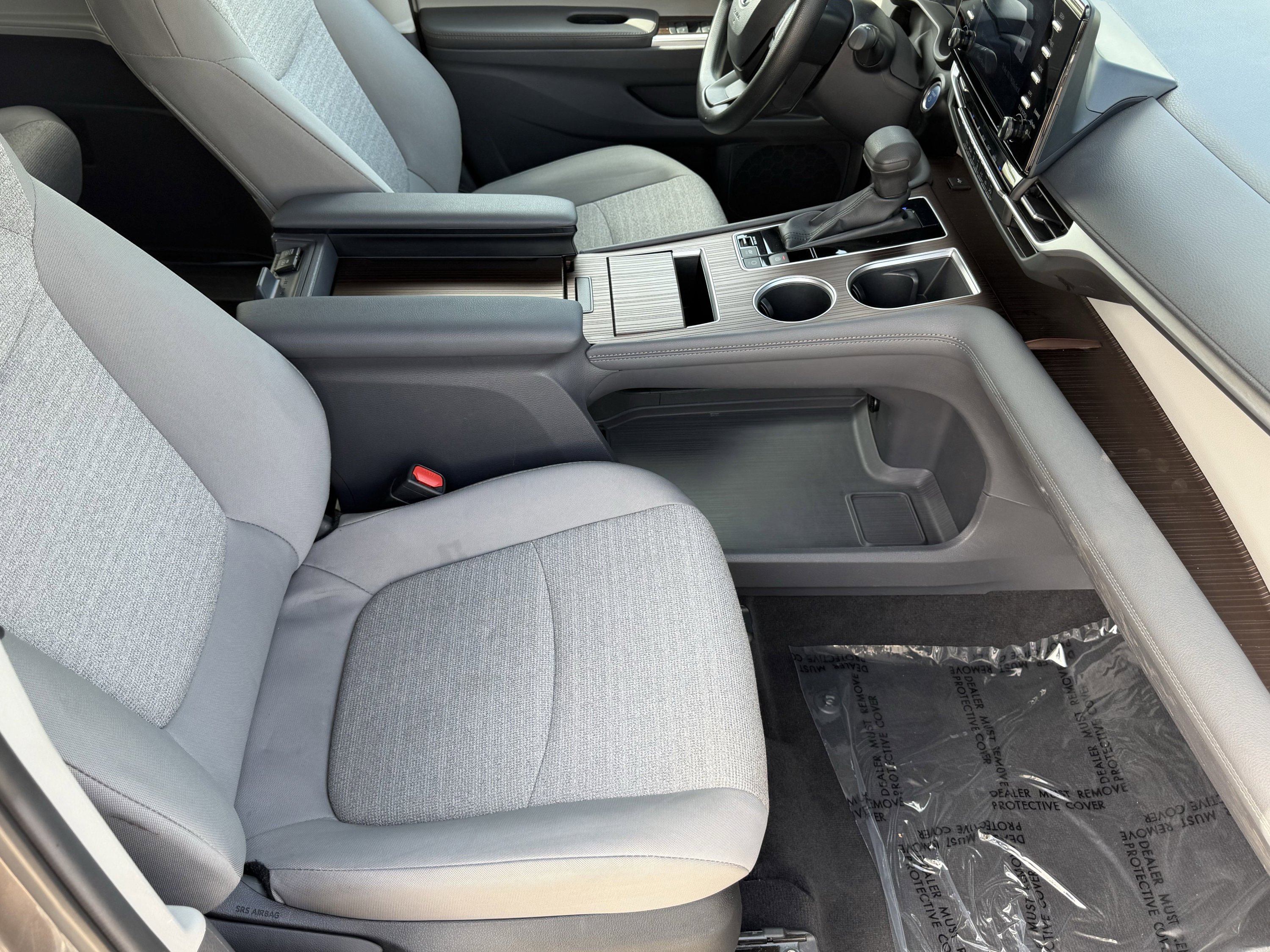 Used 2024 Toyota Sienna LE image 49