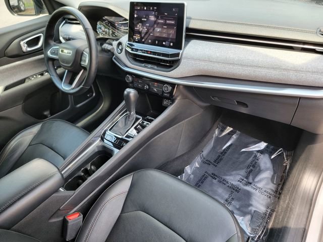 Certified 2022 Jeep Compass Latitude w/ Sun and Sound Group AWD/4WD image 25