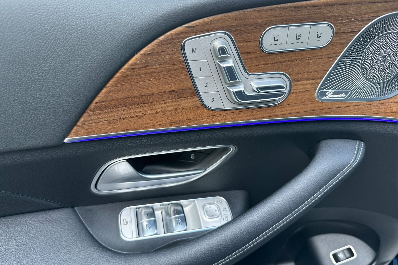 Certified 2025 Mercedes-Benz GLE 450 4MATIC image 11