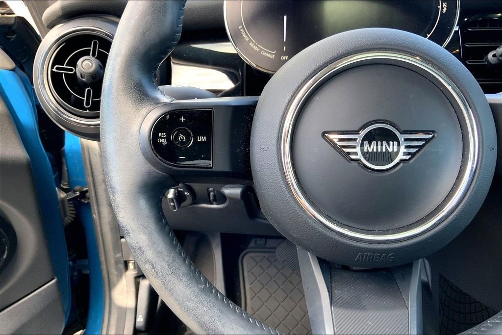 Certified 2024 MINI Cooper SE image 19