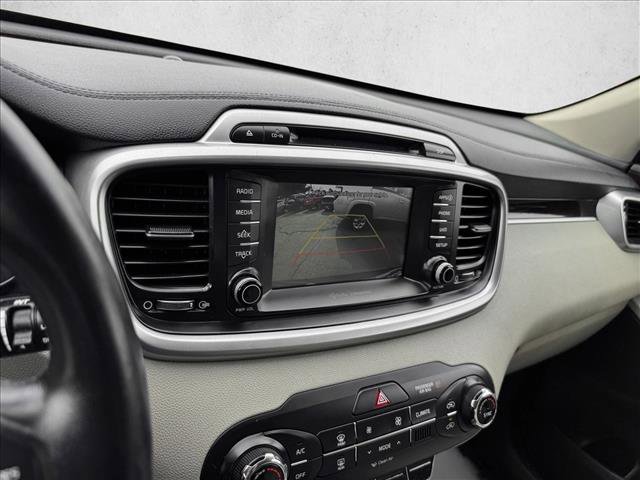 Used 2017 Kia Sorento LX w/ LX Convenience Package image 14