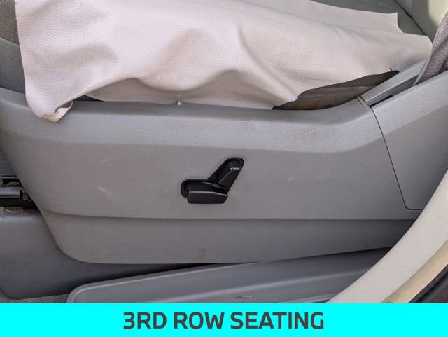 Used 2010 Chrysler Town & Country Touring image 16