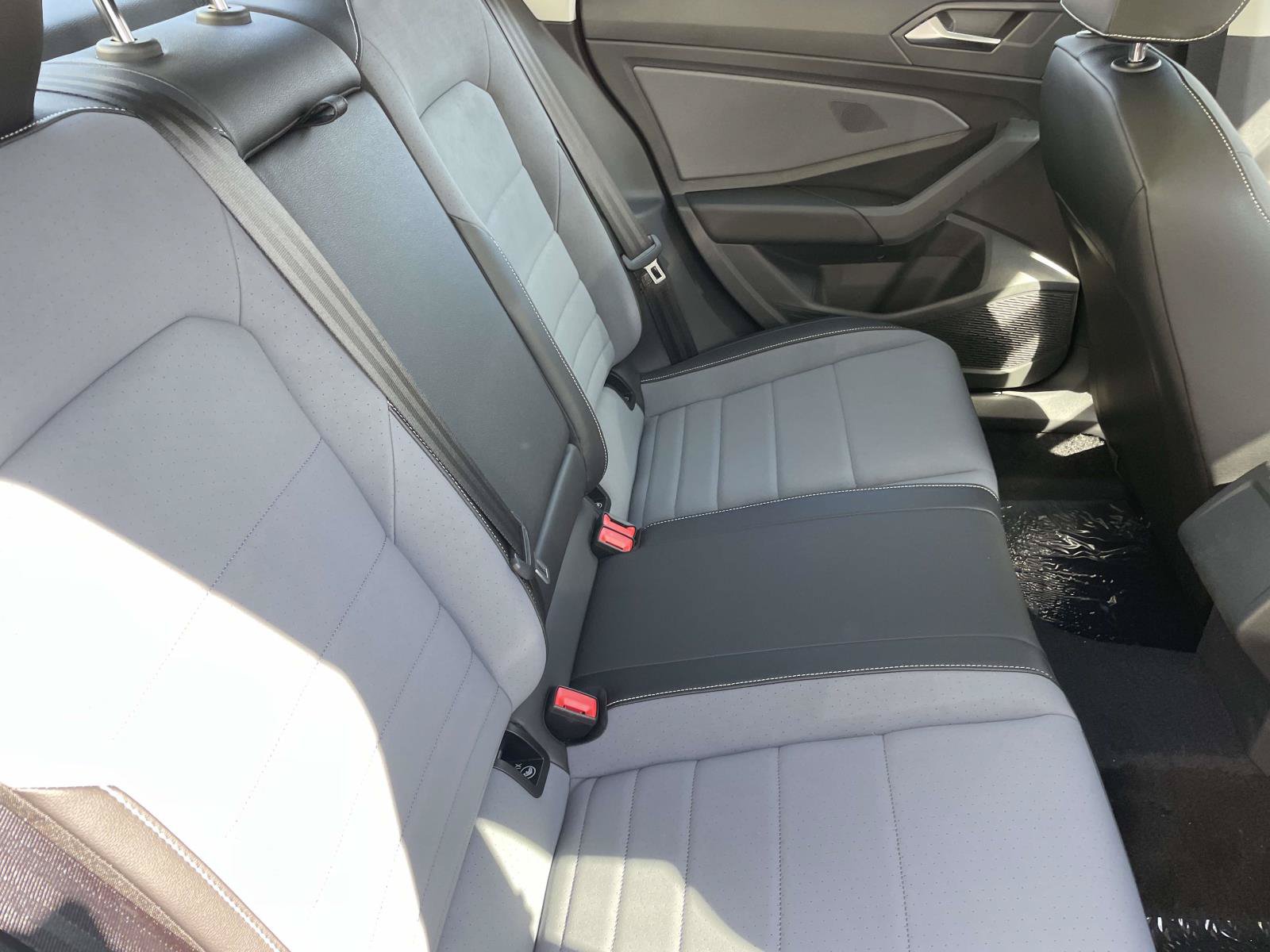 New 2026 Volkswagen Jetta SE FWD image 28