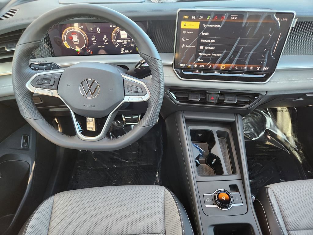 New 2026 Volkswagen Tiguan SE R-Line image 3