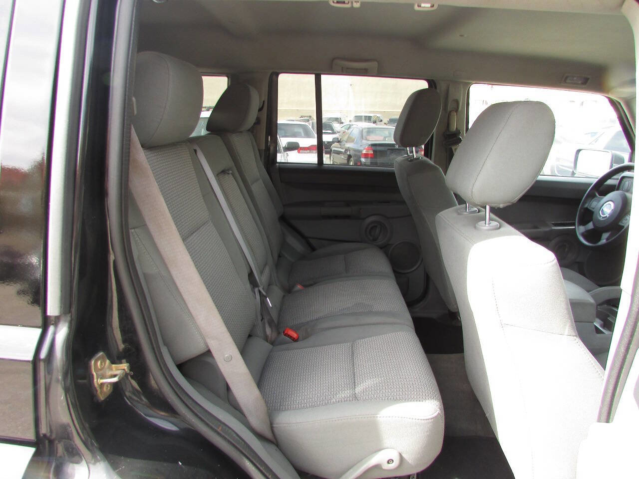 Used 2007 Jeep Commander Sport image 20