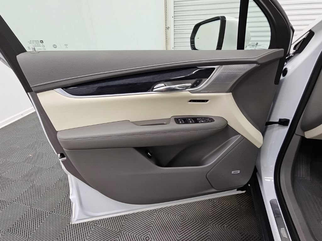 Used 2024 Cadillac XT6 Premium Luxury AWD/4WD image 32