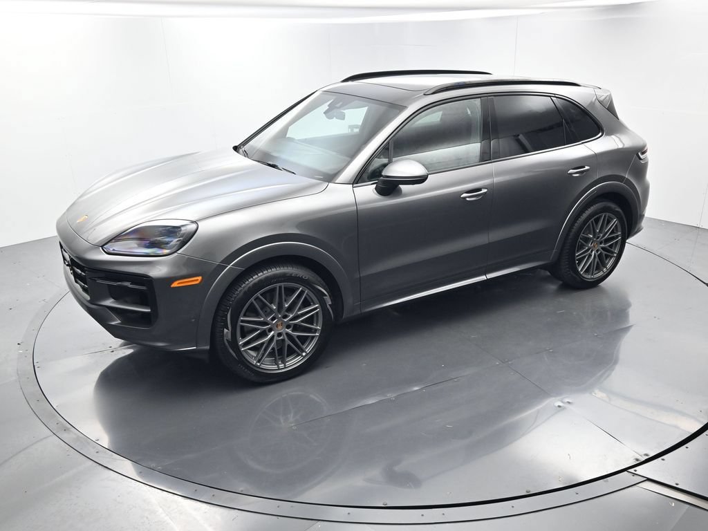 Certified 2025 Porsche Cayenne AWD/4WD image 31
