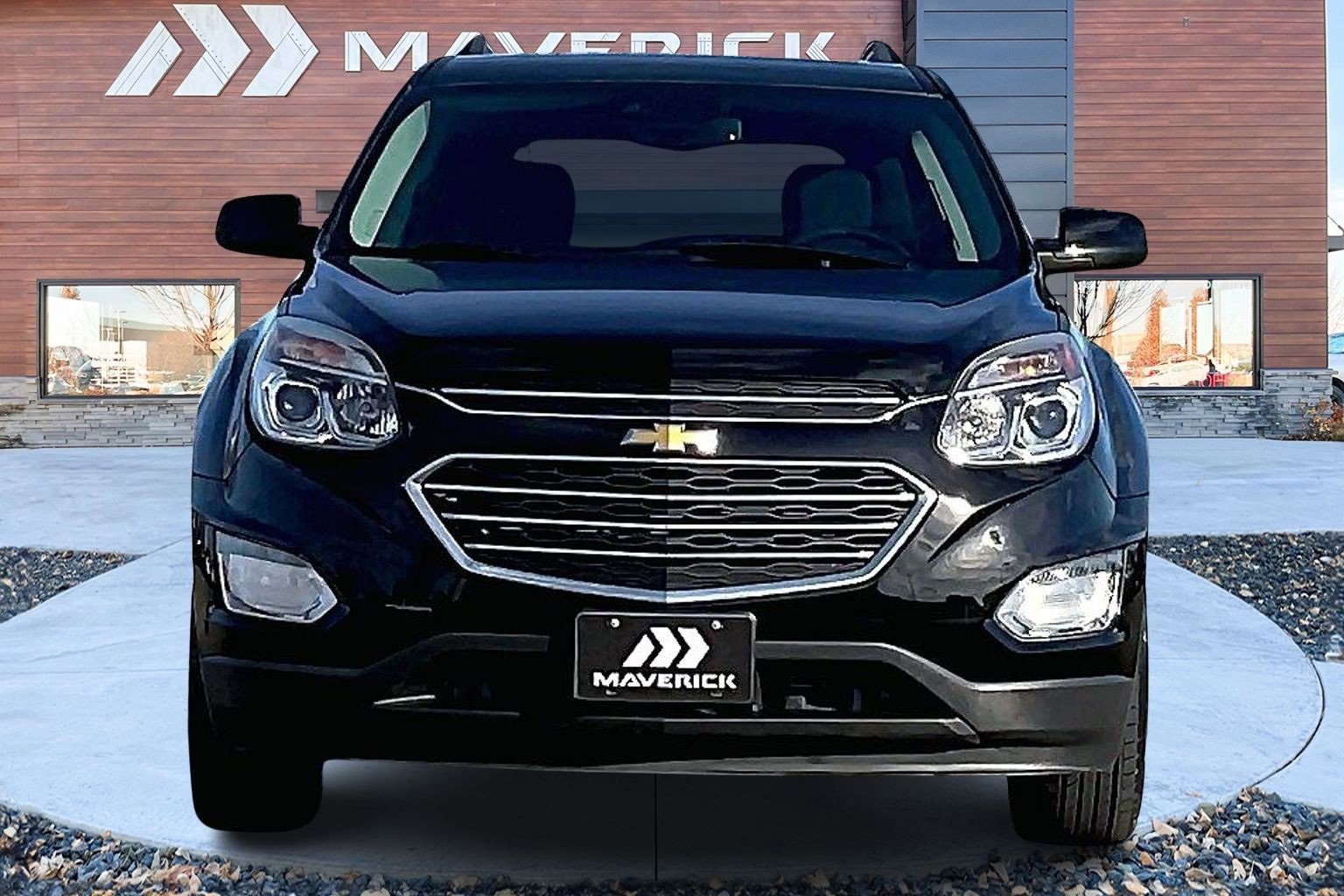 Used 2017 Chevrolet Equinox LT w/ Driver Confidence Package II image 2