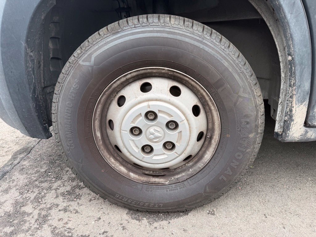 Used 2020 RAM ProMaster 2500 w/ Premium Appearance Group FWD image 7