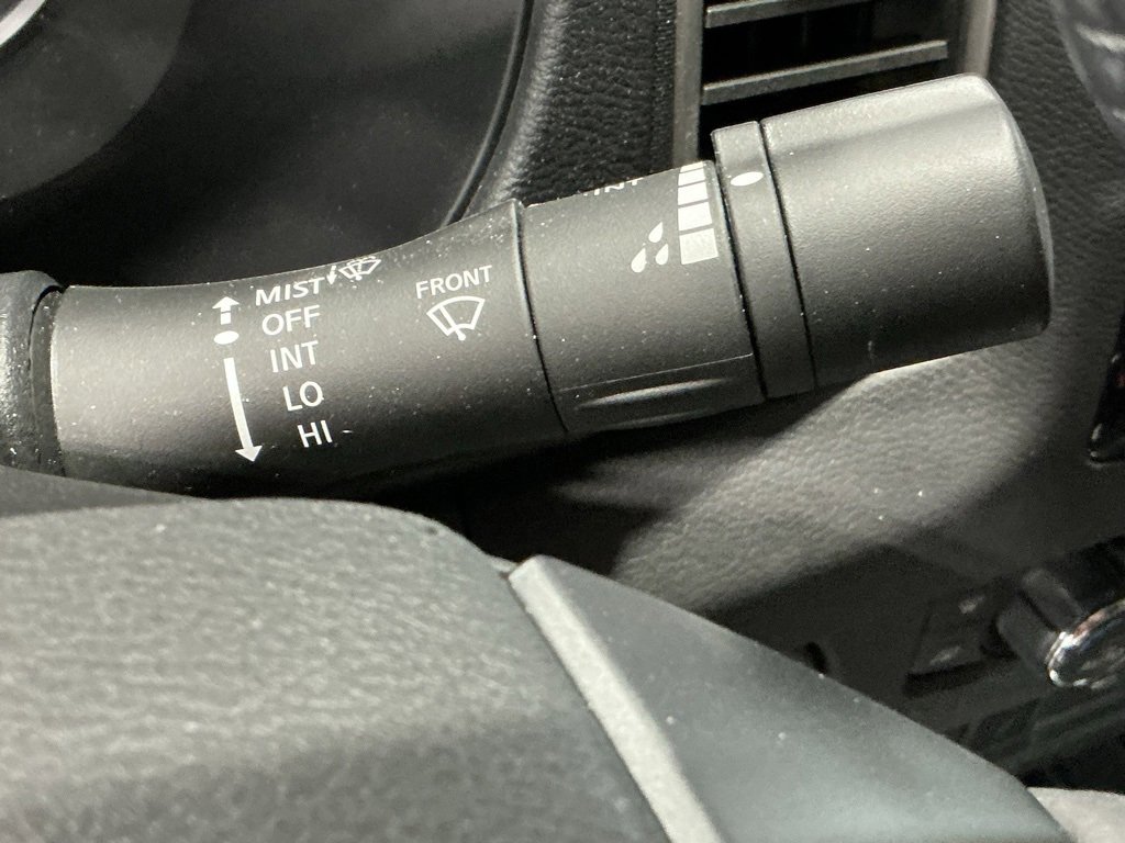 Used 2024 Nissan Frontier SL image 17