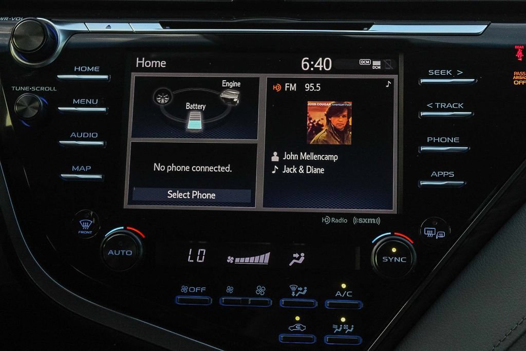 Used 2020 Toyota Camry XLE w/ Preferred Accessory Package FWD image 15