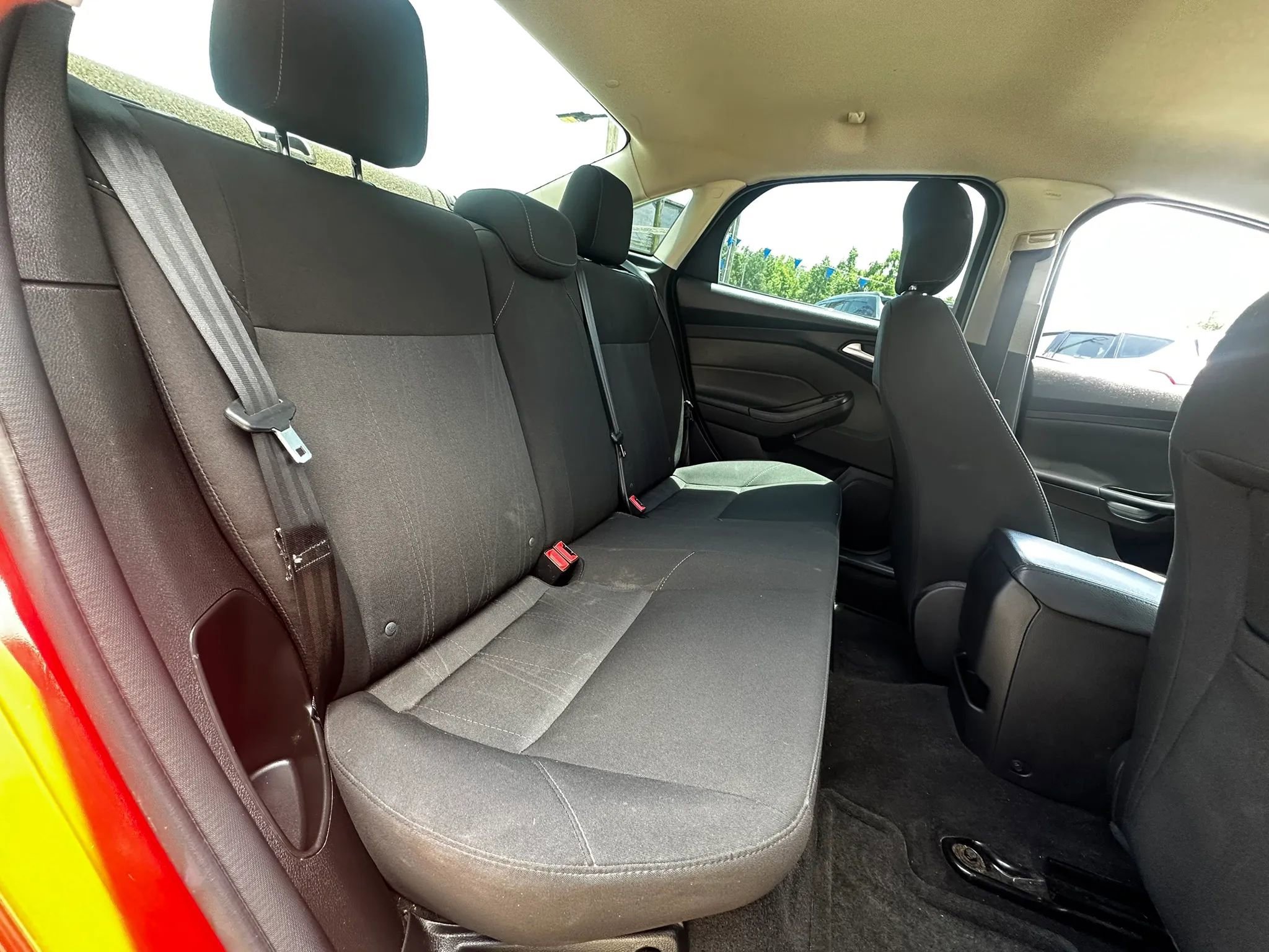 Used 2017 Ford Focus SE FWD image 34