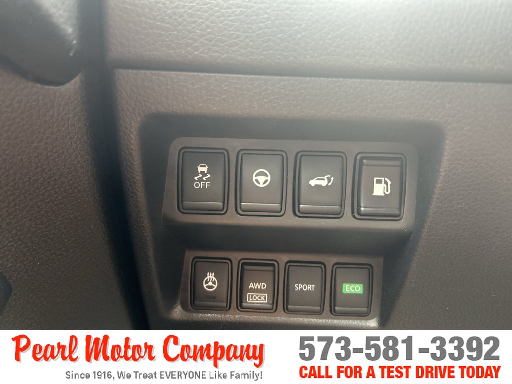 Used 2020 Nissan Rogue SL AWD/4WD image 14