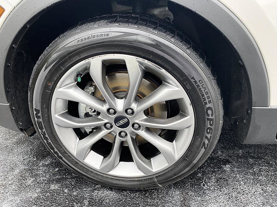 Used 2018 Lincoln MKC Select w/ Select Plus Package FWD image 8