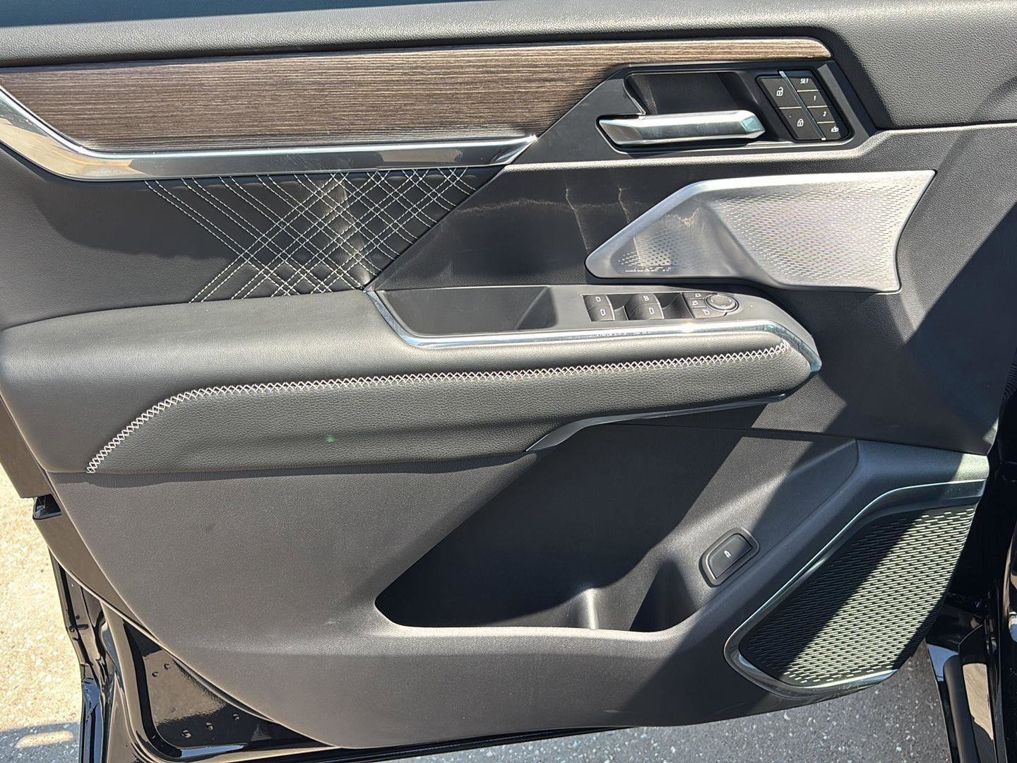 New 2025 GMC Acadia Denali w/ Super Cruise Package image 15