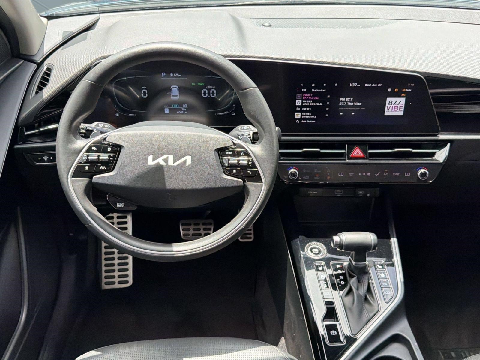 Used 2023 Kia Niro SX Touring FWD image 29