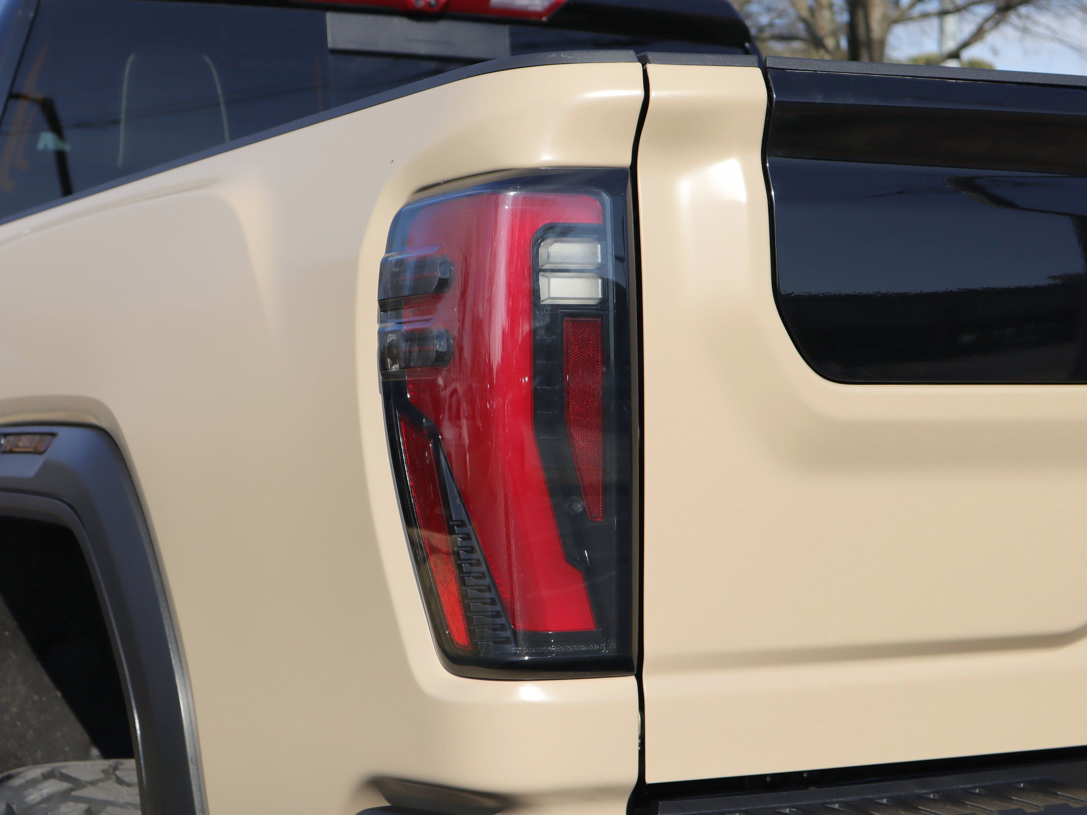 Used 2025 GMC Sierra 2500 AT4X image 32