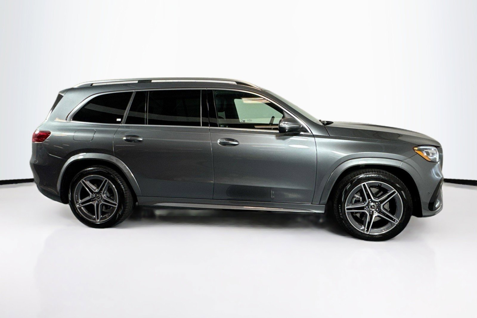 Certified 2025 Mercedes-Benz GLS 450 GLS 450 4MATIC SUV image 4