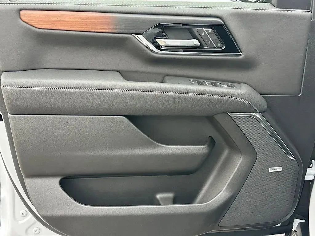 New 2026 GMC Yukon XL Denali w/ LPO, Floor Liner Package image 15