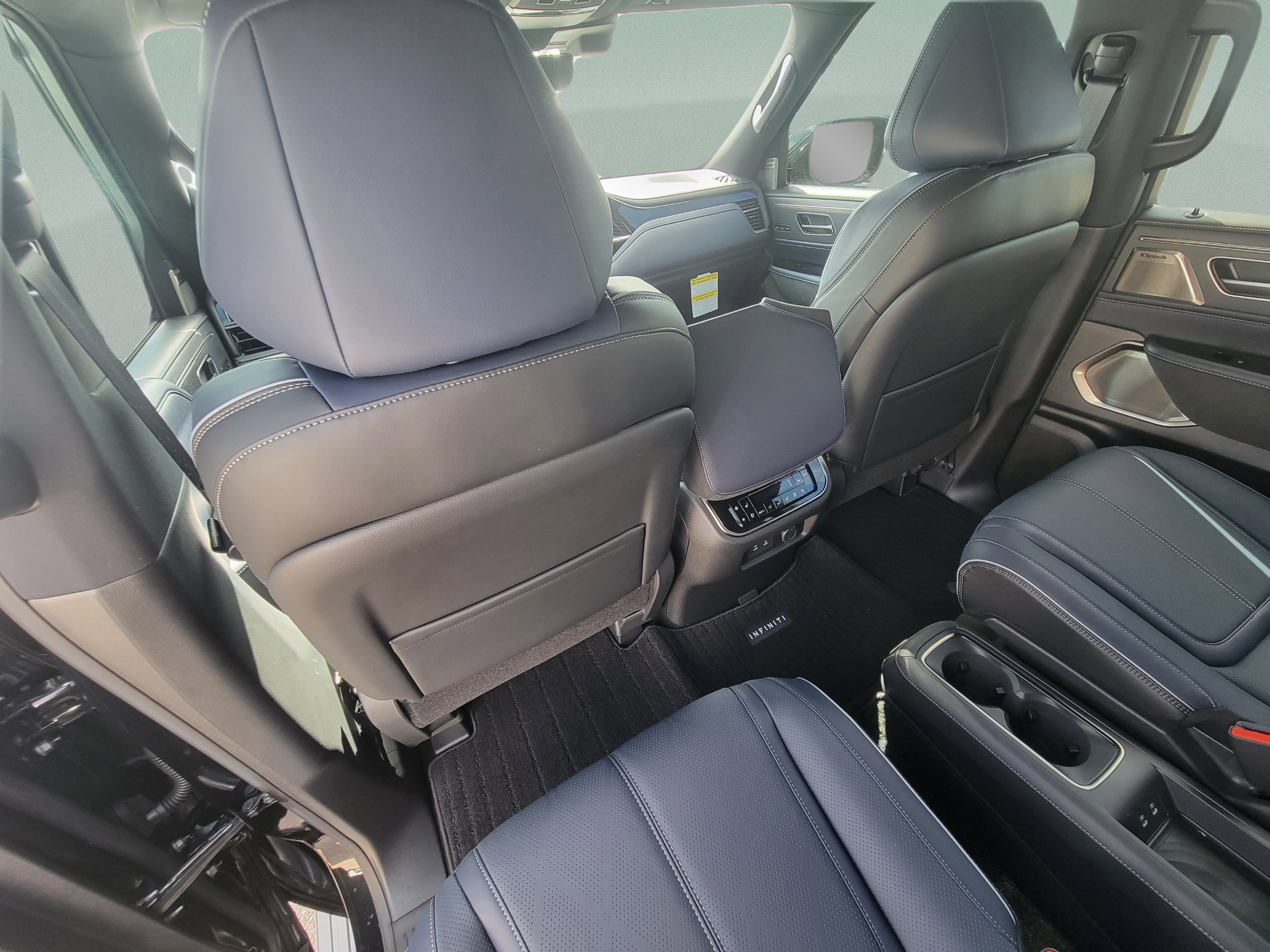 Certified 2026 INFINITI QX80 4WD w/ Sport Exterior Package image 11
