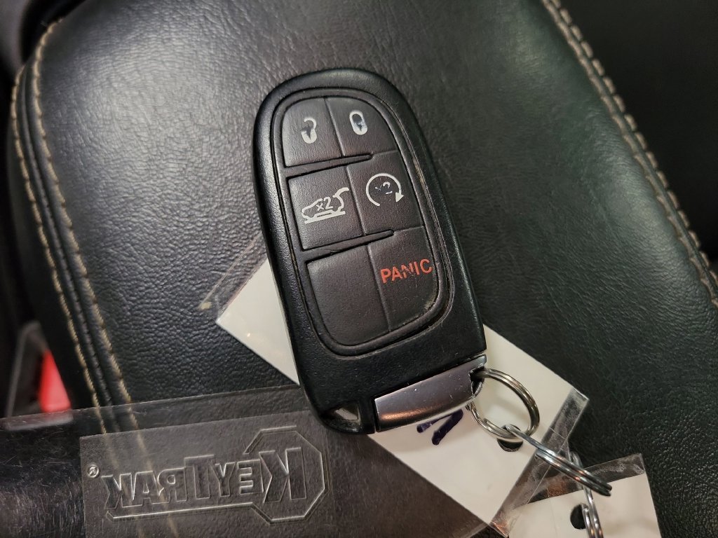 Used 2018 Jeep Cherokee Limited AWD/4WD image 19