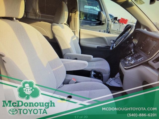 Used 2018 Toyota Sienna LE image 14