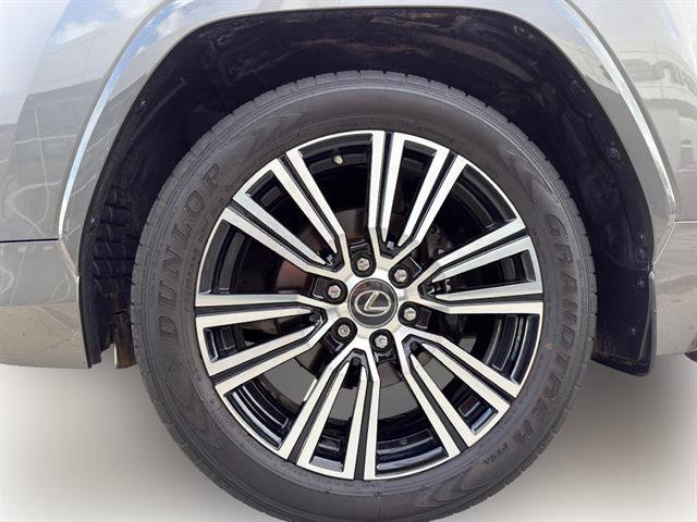 Used 2023 Lexus LX 600 4WD w/ Accessory Package (Z1) image 7