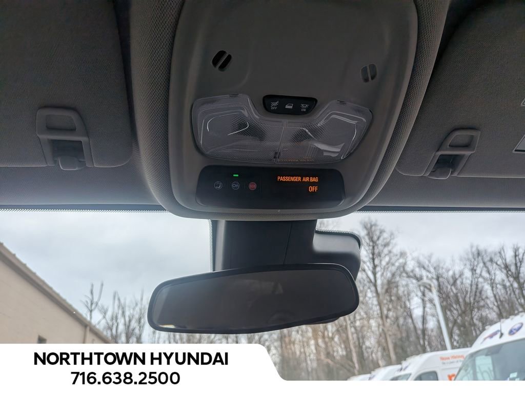 Used 2021 Buick Encore GX Select image 22