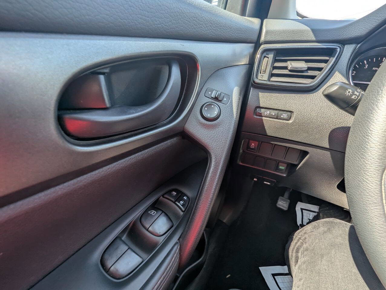 Used 2018 Nissan Rogue Sport S w/ S Appearance Package image 23