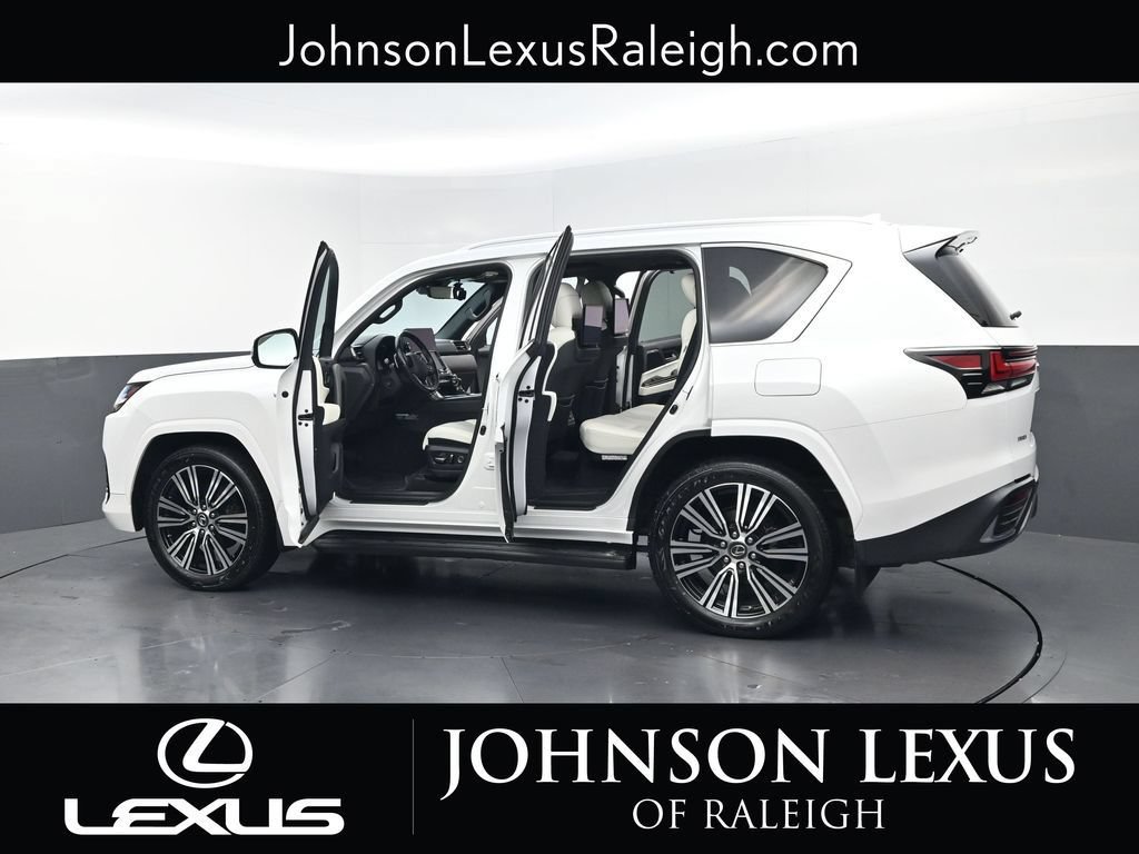 Used 2023 Lexus LX 600 4WD w/ Luxury Package image 37