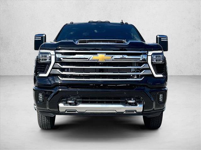 Used 2026 Chevrolet Silverado 3500 High Country w/ Technology Package AWD/4WD image 3