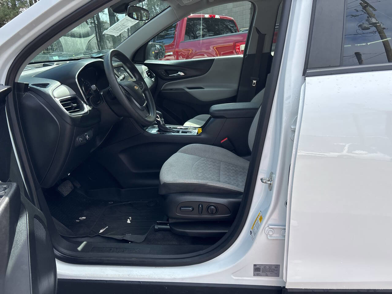 Used 2022 Chevrolet Equinox LS w/ LS Convenience Package image 8