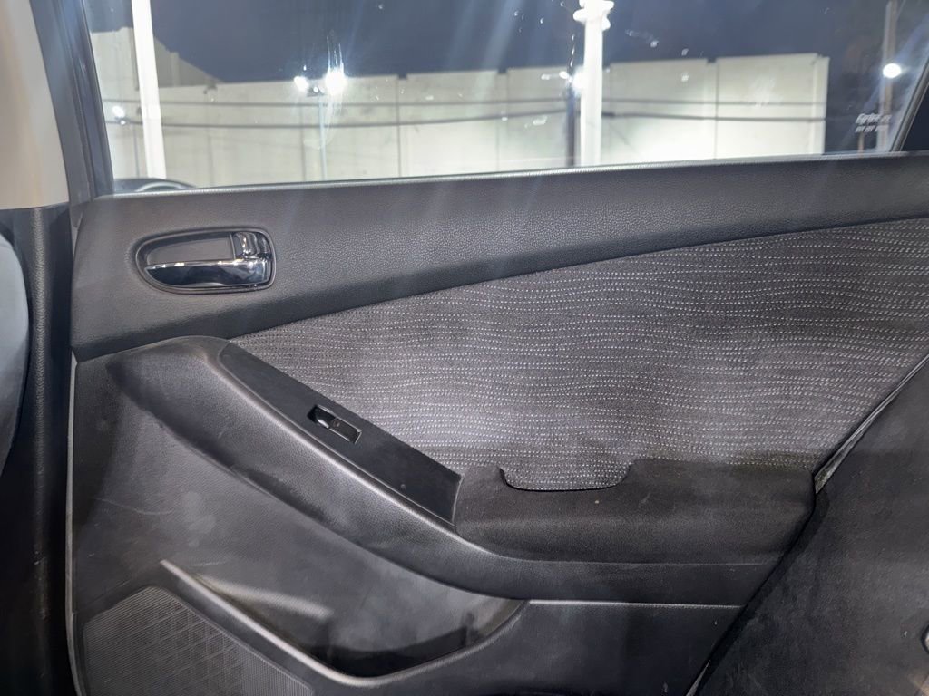 Used 2010 Nissan Altima Hybrid Sedan image 15