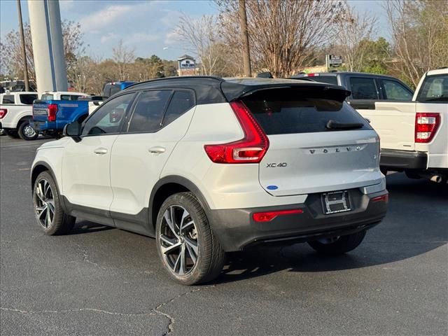 Used 2022 Volvo XC40 T4 R-Design w/ Protection Package Premier image 6