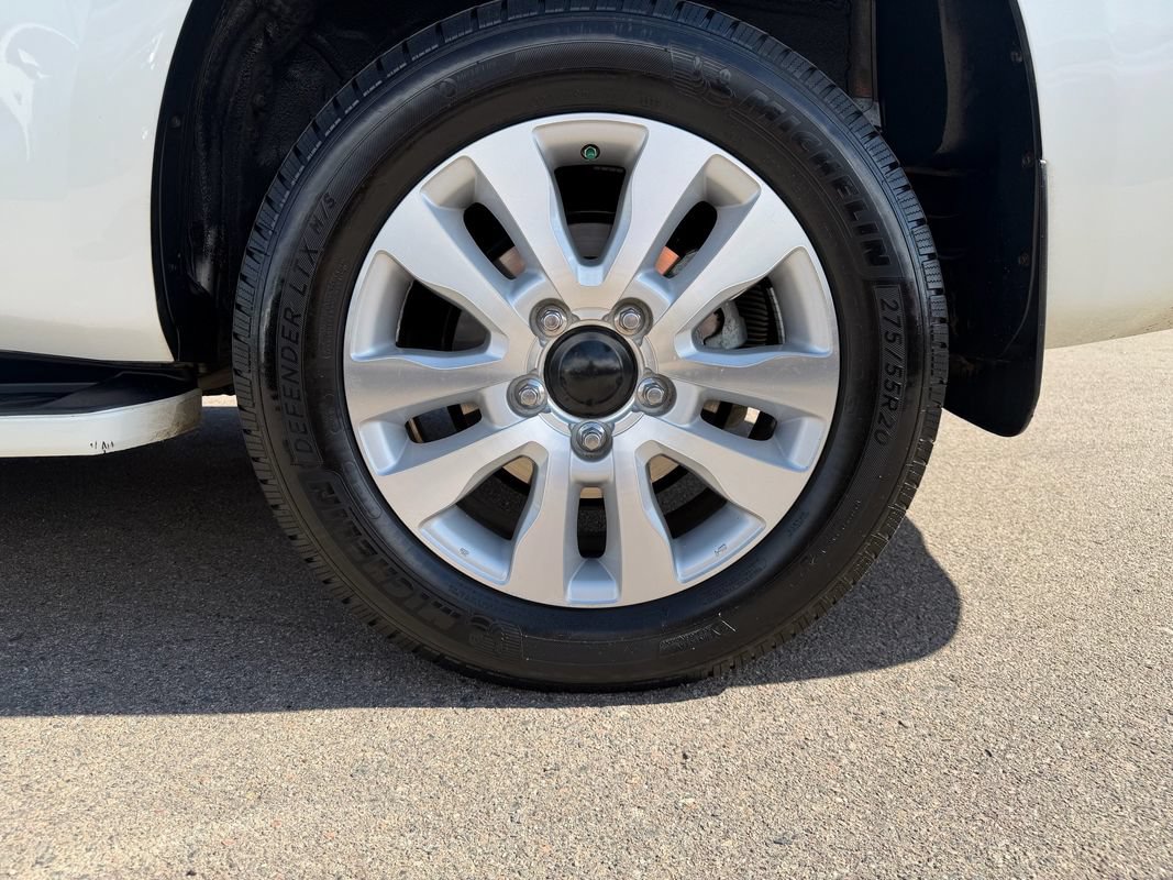 Used 2018 Toyota Sequoia Platinum AWD/4WD image 48