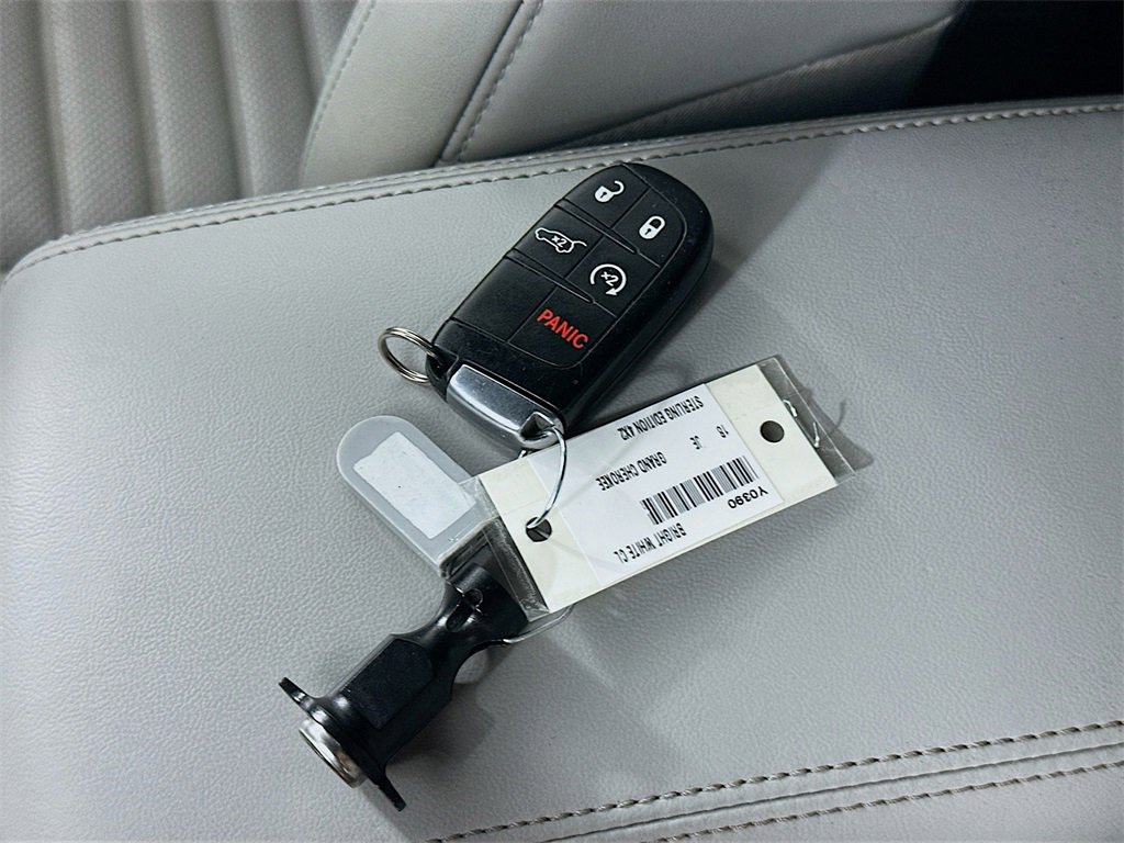 Used 2018 Jeep Grand Cherokee Limited image 36