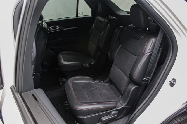 Used 2025 Ford Explorer ST AWD/4WD image 12